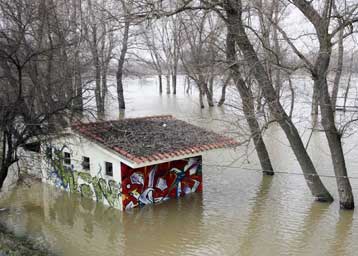 Πλημμύρισαν χιλιάδες στρέμματα στον Έβρο από την υπερχείλιση του ποταμού