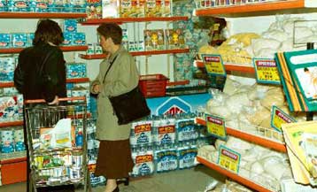 Σκεπτικισμός στις μικρές εταιρείες του λιανεμπορίου για τη διεύρυνση του ωραρίου