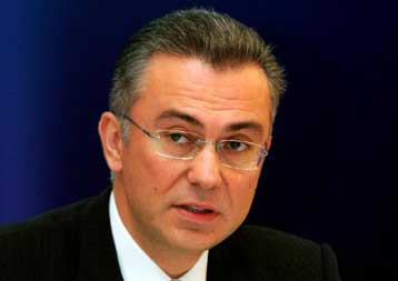 «Φρένο» της κυβέρνησης στα σενάρια ανασχηματισμού μετά την παραίτηση Μαρκογιαννάκη