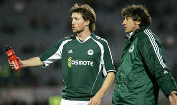 Αμφίβολη η συμμετοχή του Νίλσον στο ντέρμπι, Βύντρα ετοιμάζει ο Μαλεζάνι