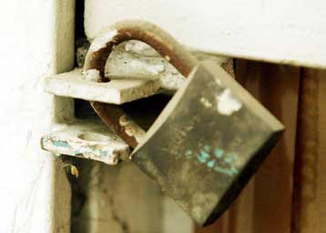 «Λουκέτο» σε μεγάλο σούπερ μάρκετ στην Καλλίπολη Πειραιά