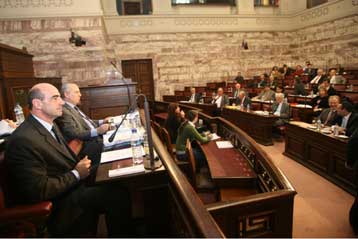 Εισαγγελείς καταγγέλλουν πως δεν ζητήθηκε η παρουσία τους στους ελέγχους αλλοδαπών