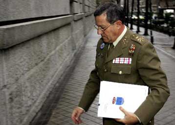 Παρελθόν ο «ετοιμοπόλεμος» διοικητής των χερσαίων δυνάμεων της Ισπανίας