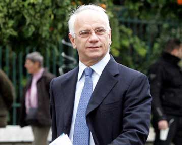 Στόχος μας ο μηδενισμός των περιστατικών αυτοχειρίας, δηλώνει ο υπουργός Αμυνας