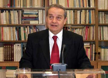 Κατά των «τηλεοπτικών εισαγγελέων» στρέφεται ο Στ.Παπαθεμελής