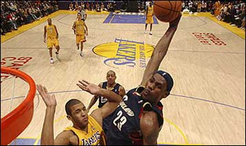 Mε επτά παίκτες να πετυχαίνουν διψήφιο αριθμό πόντων το Ντιτρόιτ κυριάρχησε