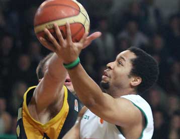 Με οδηγό τον Ρίματς, η ΑΕΚ 80-73 στην Κοζάνη-Η Ολύμπια 67-60 τον Κολοσσό