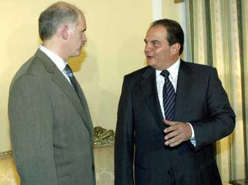 Συνάντηση Καραμανλή – Παπανδρέου τη Δευτέρα για την αναθεώρηση του Συντάγματος