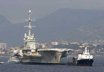 Η Αίγυπτος επιτρέπει διέλευση του «τοξικού» Κλεμανσό από τη Διώρυγα του Σουέζ