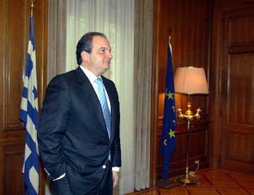 Συνεδρίαση των βουλευτών της ΝΔ με το βλέμμα στη συνταγματική αναθεώρηση