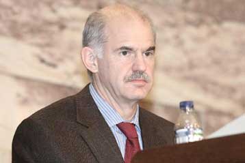 Προχειρότητα στη συνταγματική αναθέωρηση καταλογίζει ο Γ.Παπανδρέου στην κυβέρνηση