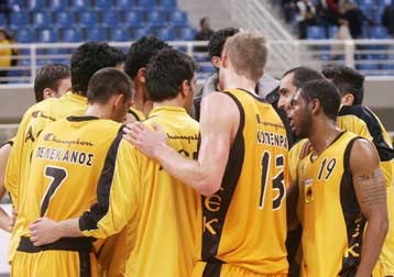 Συγκέντρωση και έλεγχο του αγώνα ζήτησε ο Κακιούσης εν όψει Ταού Κεράμικα