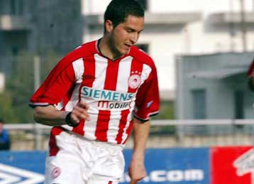 Ο Κουλουχέρης αποχαιρέτησε τον Ολυμπιακό και υπέγραψε στον Αρη