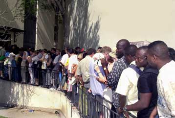 Υπέρ ανέργων αλλοδαπών και κατά ΟΑΕΔ γνωμοδοτεί ο Συνήγορος του Πολίτη