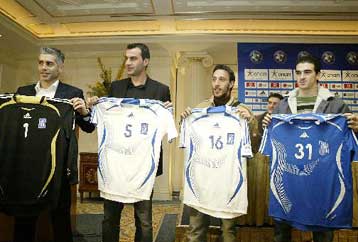 Καραγκούνη και Μπασινά θα έχει στη Σαουδική Αραβία ο Ρεχάγκελ