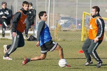 Ο ΠΑΟΚ απέκτησε τον Τσουλάκο, έκλεισε τον Μελίσση και καλοβλέπει τον Ντα Κόστα