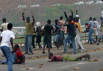 Τέλος στις βίαιες διαδηλώσεις κατά του ΟΗΕ ζητά ο πρόεδρος της Ακτής του Ελεφαντοστού