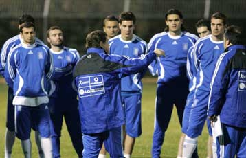Χωρίς τον Μπασινά αναχώρησε για τη Σαουδική Αραβία η εθνική ομάδα ποδοσφαίρου