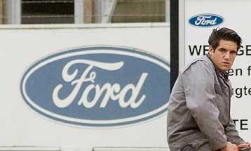 Σε περικοπές 25.000 θέσεων εργασίας την επόμενη τετραετία προχωρά η Ford
