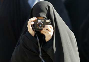 Διαψεύδει το Ιράν τη μεταφορά των περιουσιακών του στοιχείων από την Ευρώπη