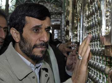 «Απαράδεκτες» κρίνει το Ιράν τις δηλώσεις Σιράκ περί χρήσης πυρηνικών όπλων