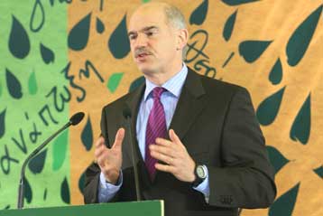 Σφοδρότατη επίθεση Παπανδρέου στην κυβέρνηση με ταυτόχρονο άνοιγμα στην Αριστερά