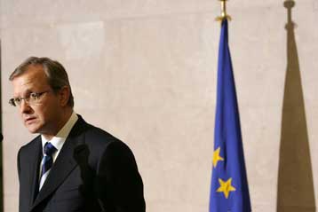 Ικανοποίηση της ΕΕ για την παύση της δίωξης κατά του Ορχάν Παμούκ