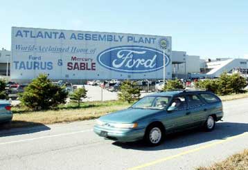 «Ψαλιδίζονται» 30.000 θέσεις εργασίας της Ford στη Βόρεια Αμερική