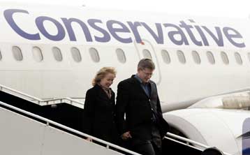 Τέλος στη 12ετή πολιτική κυριαρχία των Φιλελεύθερων έβαλαν οι Καναδοί Τόρις