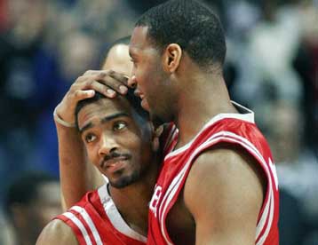 Μεγάλη εκτός έδρας νίκη των Ρόκετς επί των Μπακς με πρωταγωνιστή τον ΜακΓκρέιντι