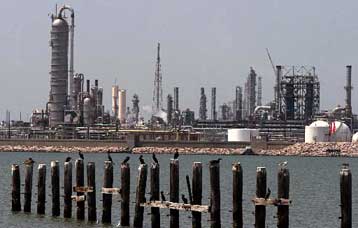 Υποχωρεί το πετρέλαιο κάτω κάτω από 67 δολάρια το βαρέλι