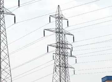 Μάχη για να αποκατασταθεί η ηλεκτροδότηση σε Κεφαλλονιά και Ιθάκη