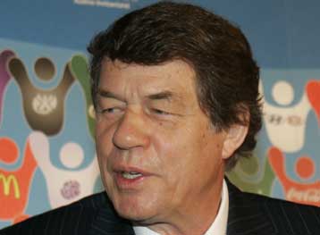 Καλές οι πιθανότητες αρκεί να προετοιμαστούμε κατάλληλα, εκτιμά ο Ρεχάγκελ