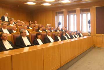 Επίσπευση δικασίμου ζητούν συνταξιούχοι της ΔΕΗ για τις αναδρομικές αυξήσεις τους