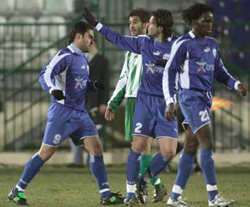 Η Καλλιθέα 2-1 την ΑΕΛ και προσπέρασε τον Ακράτητο στην μάχη της… ουράς