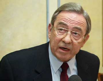 Την προσωπική του μαρτυρία για μια ταραγμένη πολιτικά περίοδο καταθέτει ο τέως βασιλιάς