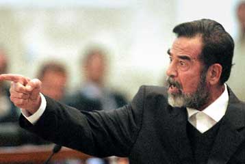 Επεισοδιακή επανέναρξη της δίκης του Σαντάμ Χουσεΐν