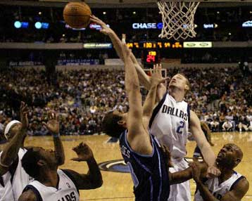 Όγδοη συνεχόμενη νίκη για τους Ντάλας Μάβερικς