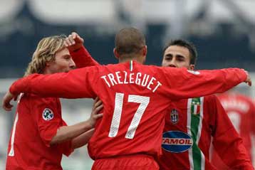 Με χατ τρικ Τρεζεγκέ, η Γιουβέντους 3-1 την Ασκολι-Την ακολουθεί η Ίντερ