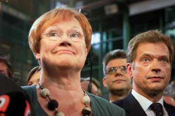 Δεύτερη θητεία στην προεδρία της Φινλανδίας εξασφάλισε οριακά η Τάρια Χάλονεν