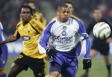 Πριμ 30.000 ευρώ στους παίκτες του Ηρακλή για το 4-0 επί της ΑΕΚ, διαφωνία με Επαλέ