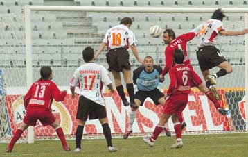 Με δύο αυτογκόλ του Πανσερραϊκού, η Παναχαϊκή πέτυχε νίκη ελπίδας