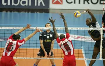 Επιστροφή στις νίκες για τον Ολυμπιακό, 3-0 σετ τη Λαμία