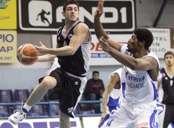 Χτύπησε στο κεφάλι ο Ξανθόπουλος, έπαθε λουμπάγκο ο Γεωργίτσης στην προπόνηση του ΠΑΟΚ