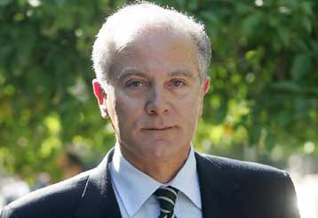 Προτιμούμε τη σύμπραξη με την Credit Agricole, λέει ο πρόεδρος της Εμπορικής Τράπεζας