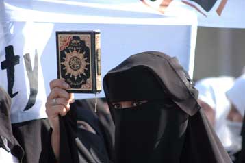 Στον ευρωπαϊκό Τύπο αναδημοσιεύονται τα «βλάσφημα» σκίτσα του Μωάμεθ