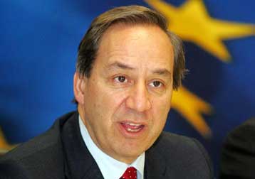 Αυξήσεις 3% σε μισθούς και 4% σε συντάξεις προβλέπει η εισοδηματική πολιτική του 2006