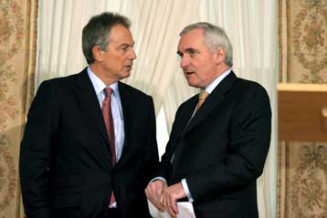 Στη σωστή κατεύθυνση βαδίζει ο IRA, εκτιμά ο Τόνι Μπλερ