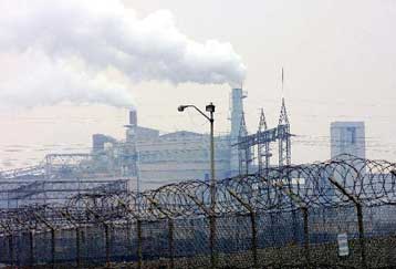 Παραμένουν προς το παρόν οι εργαζόμενοι στη Βιομηχανία Φωσφορικών Λιπασμάτων