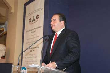 Εγκαίνια της έκθεσης «Το ελληνικό χαρτονόμισμα 1822-2002» από τον Κ.Καραμανλή